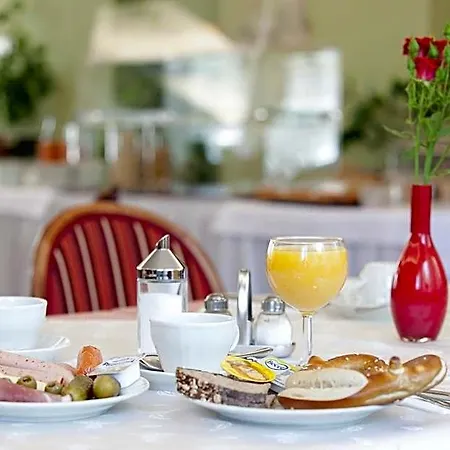 Drei Morgen Hotel 3*
